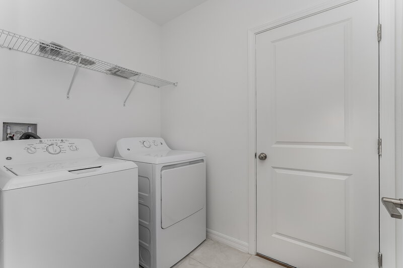 2,915/Mo, 17839 Blissful Stars Dr Lutz, FL 33558 Laundry Room View