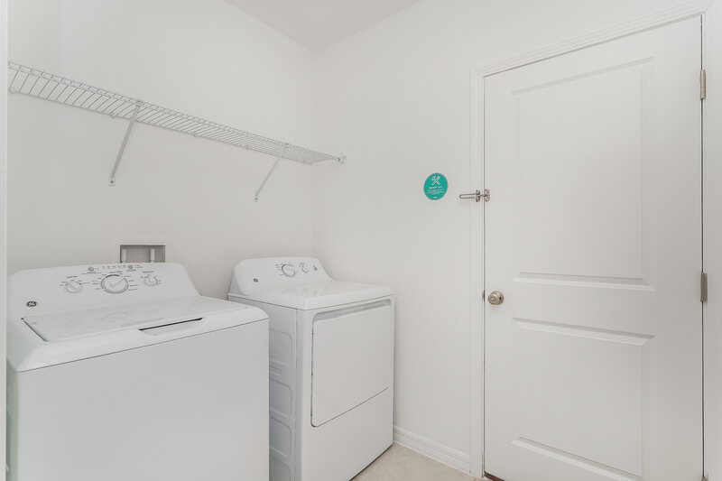 1,915/Mo, 17876 Blissful Stars Dr Lutz, FL 33558 Laundry Room View