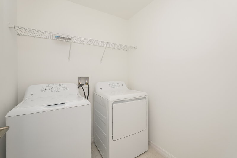 2,730/Mo, 17932 Blissful Stars Dr Lutz, FL 33558 Laundry Room View
