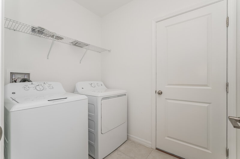 4,560/Mo, 17954 Blissful Stars Dr Lutz, FL 33558 Laundry Room View