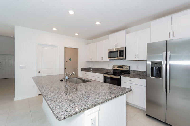 2,955/Mo, 17994 Blissful Stars Dr Lutz, FL 33558 Kitchen View