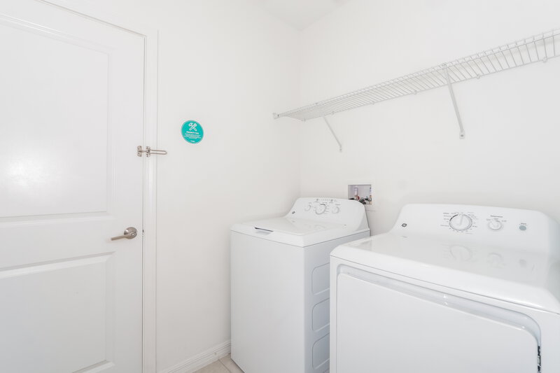2,955/Mo, 17994 Blissful Stars Dr Lutz, FL 33558 Laundry Room View