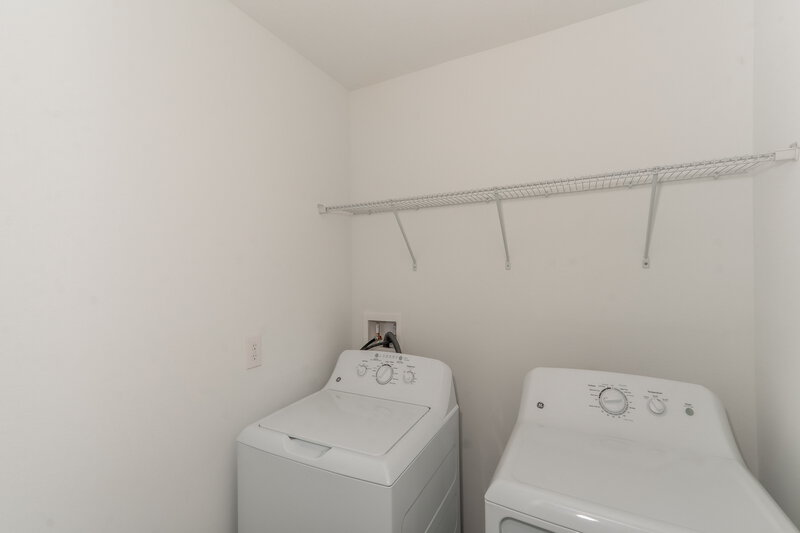 2,735/Mo, 18002 Blissful Stars Dr Lutz, FL 33558 Laundry Room View