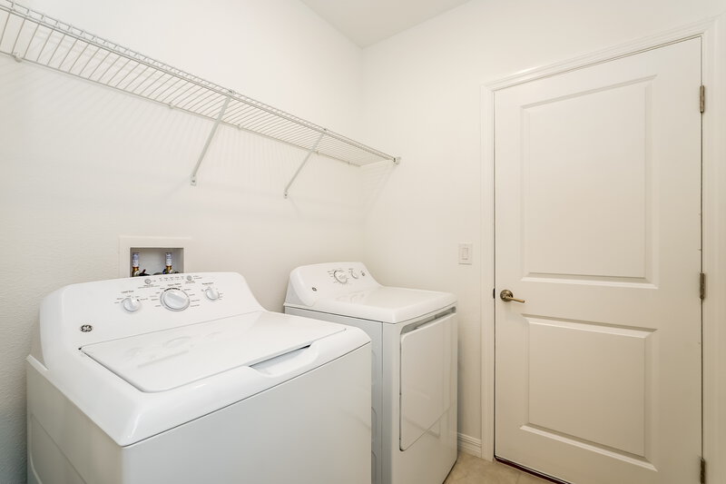4,600/Mo, 1993 Skybrooke Blvd Lutz, FL 33558 Laundry Room View