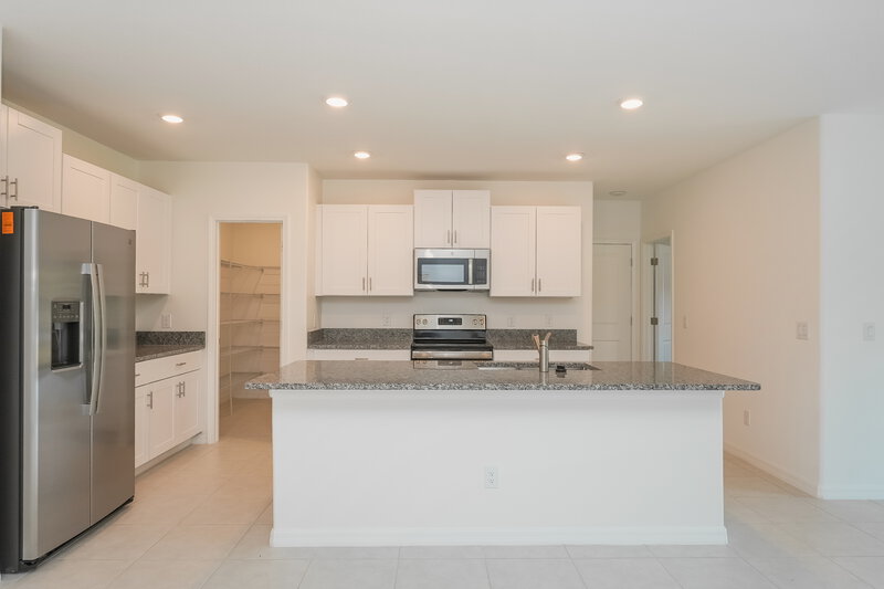 5,230/Mo, 2037 Skybrooke Blvd Lutz, FL 33558 Kitchen View