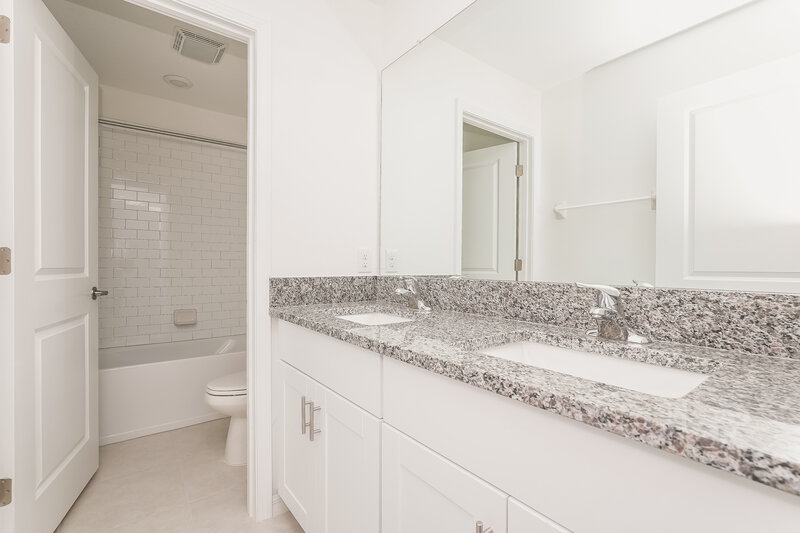 5,230/Mo, 2037 Skybrooke Blvd Lutz, FL 33558 Main Bathroom View