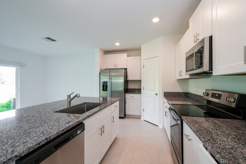 2,540/Mo, 2125 Skybrooke Blvd Lutz, FL 33558 Kitchen View
