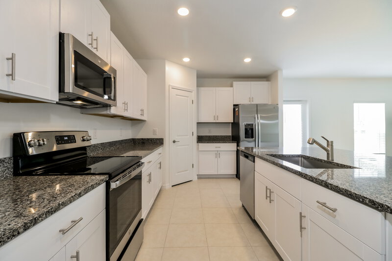 2,595/Mo, 2141 Skybrooke Blvd Lutz, FL 33558 Kitchen View