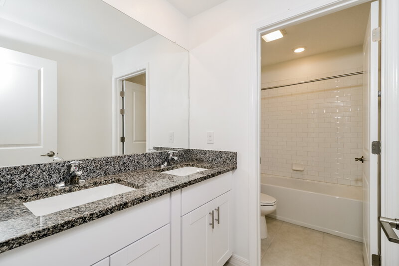 2,595/Mo, 2141 Skybrooke Blvd Lutz, FL 33558 Bathroom View