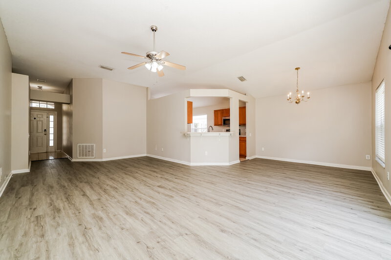 2,055/Mo, 10422 Hunters Haven Blvd Riverview, FL 33578 Living Room View
