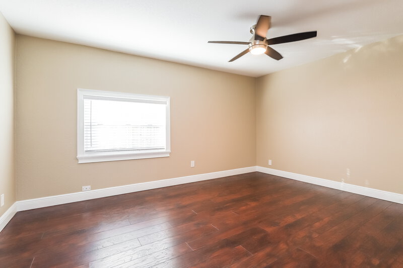 2,550/Mo, 10209 N Fleetwood Dr Tampa, FL 33612 Main Bedroom View