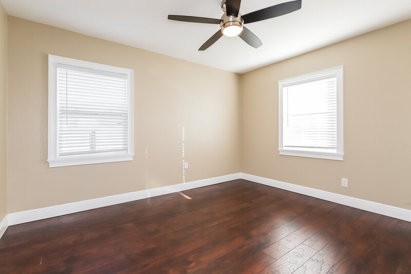 2,550/Mo, 10209 N Fleetwood Dr Tampa, FL 33612 Bedroom View