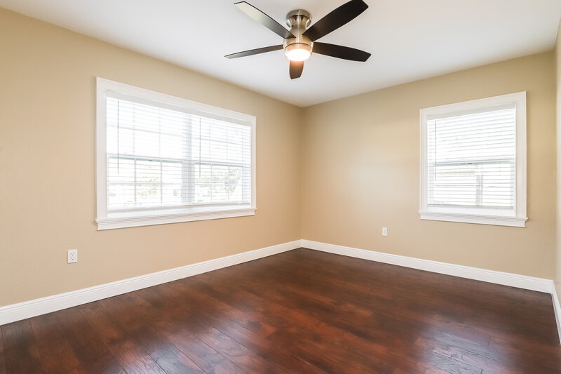 2,550/Mo, 10209 N Fleetwood Dr Tampa, FL 33612 Bedroom View 2