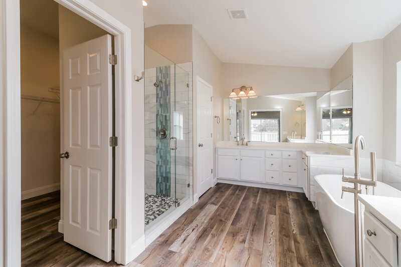 3,270/Mo, 3541 Juneberry Dr Wesley Chapel, FL 33543 Main Bathroom View