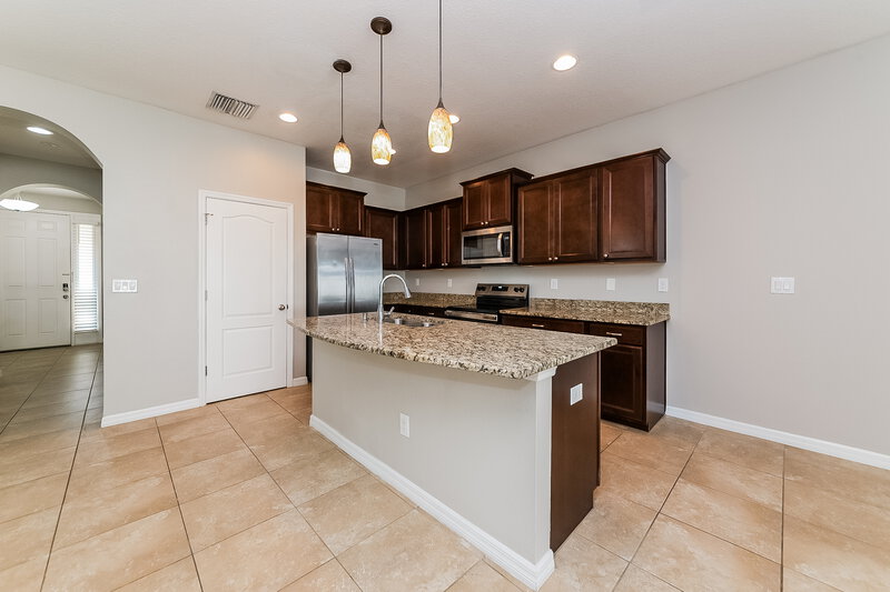 1,975/Mo, 10408 Red Carpet Ct Riverview, FL 33578 Kitchen View 2
