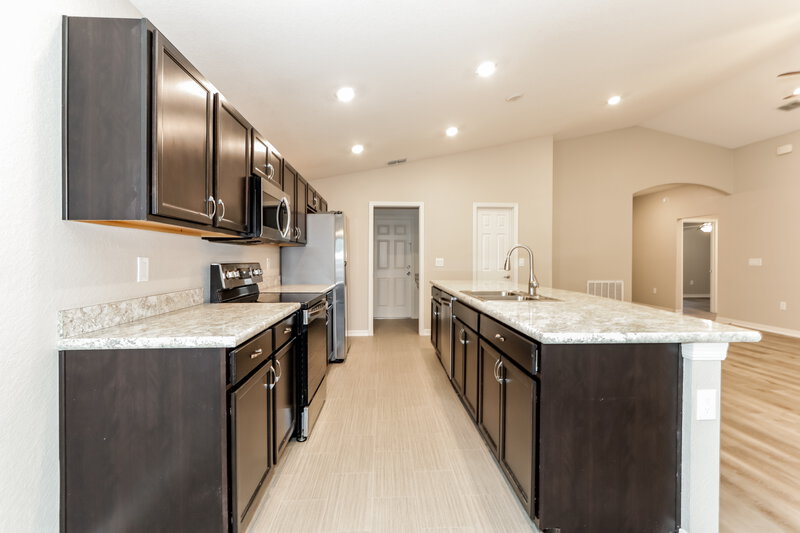 2,275/Mo, 2037 Harvest Landing Cir Lakeland, FL 33810 Kitchen View