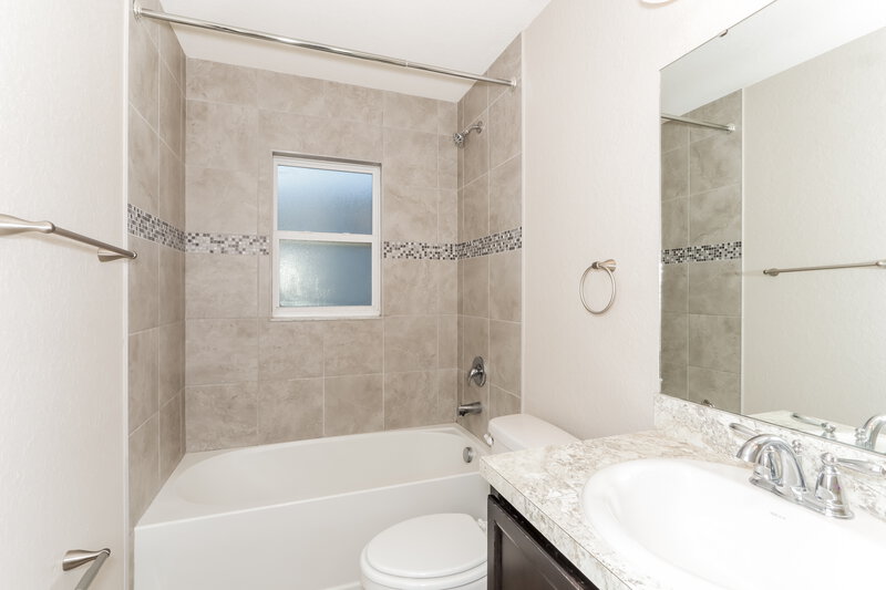 2,275/Mo, 2037 Harvest Landing Cir Lakeland, FL 33810 Bathroom View