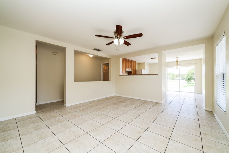 2,035/Mo, 11805 Prickly Pear Way Seffner, FL 33584 Living Room View 3