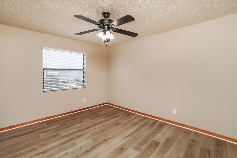 1,985/Mo, 34522 Cedarfield Dr Dade City, FL 33523 Main Bedroom View 2