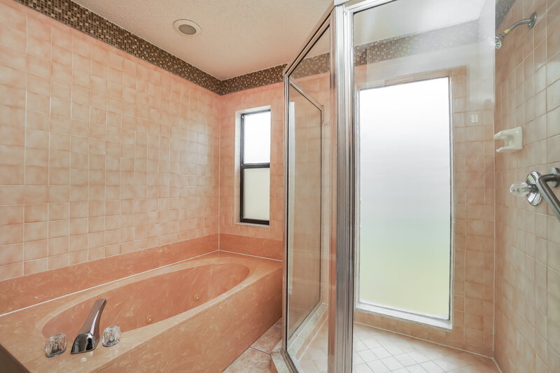 1,985/Mo, 34522 Cedarfield Dr Dade City, FL 33523 Main Bathroom View