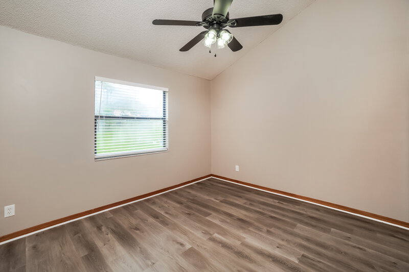 1,985/Mo, 34522 Cedarfield Dr Dade City, FL 33523 Bedroom View 4