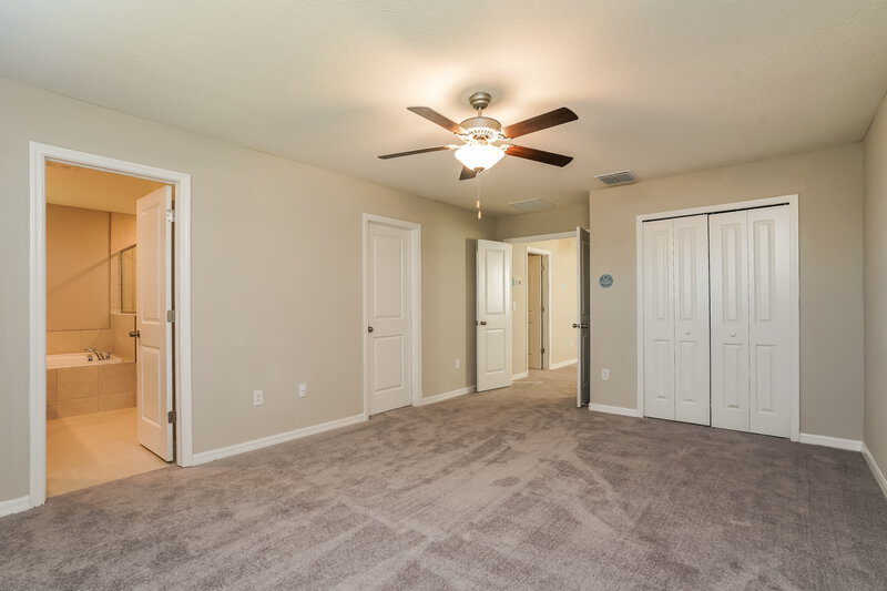 2,680/Mo, 7218 Spring Snowflake Ave Tampa, FL 33619 Main Bedroom View