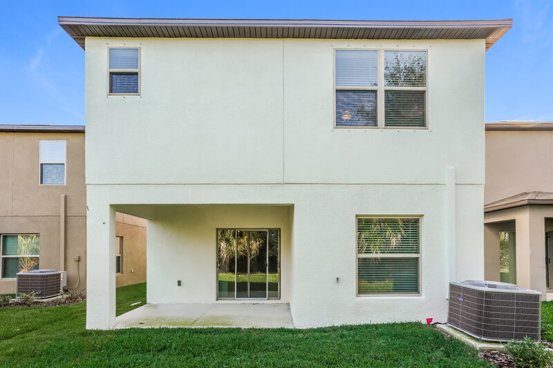 2,680/Mo, 7218 Spring Snowflake Ave Tampa, FL 33619 Rear View