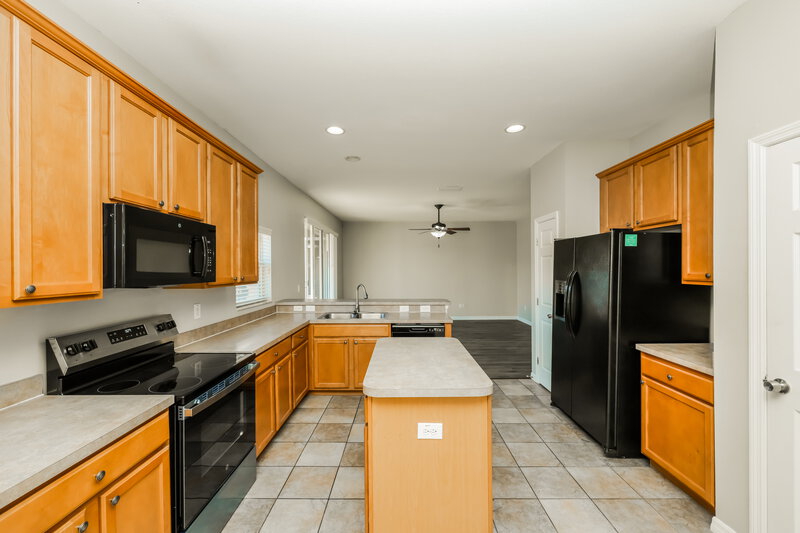 2,455/Mo, 11255 Creek Haven Dr Riverview, FL 33569 Kitchen View