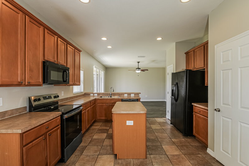 2,520/Mo, 11255 Creek Haven Dr Riverview, FL 33569 Kitchen View