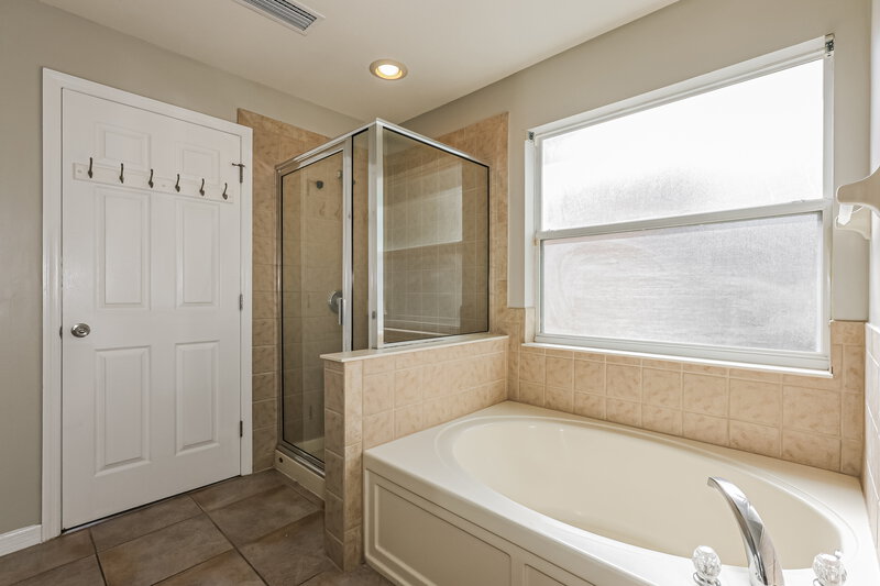 2,520/Mo, 11255 Creek Haven Dr Riverview, FL 33569 Main Bathroom View 2