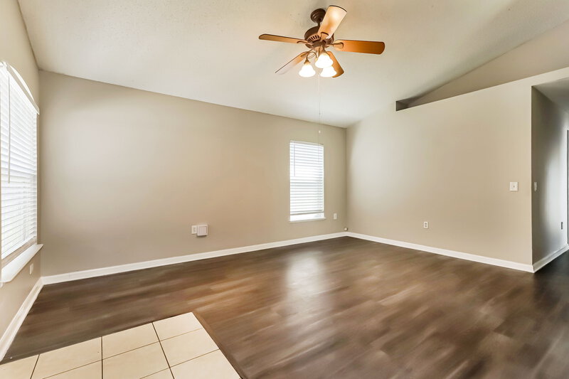 1,930/Mo, 10555 Opus Dr Riverview, FL 33579 Living Room View