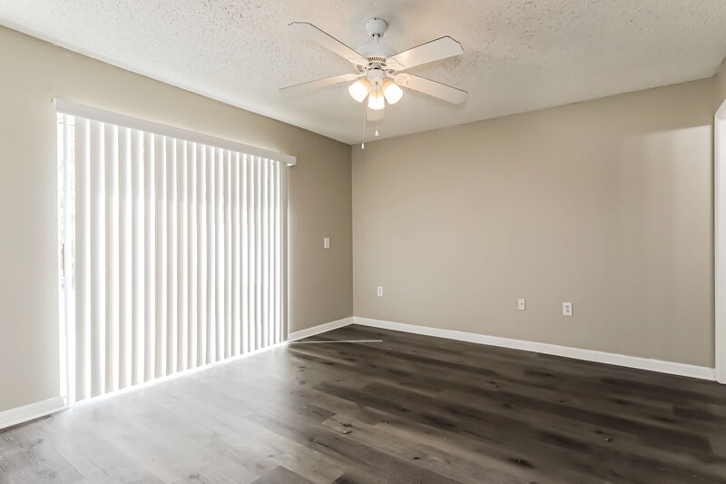 1,930/Mo, 10555 Opus Dr Riverview, FL 33579 Main Bedroom View 2