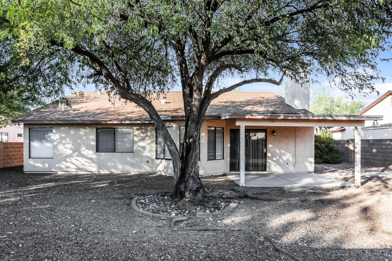 1,720/Mo, 9860 E Paseo San Rosendo Tucson, AZ 85747 Rear View