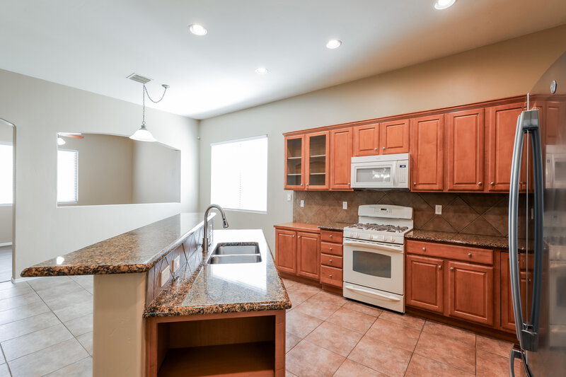 2,310/Mo, 7129 W Autumn Gold Ct Tucson, AZ 85743 Kitchen View