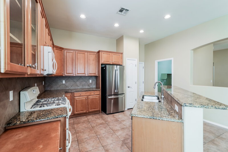 2,310/Mo, 7129 W Autumn Gold Ct Tucson, AZ 85743 Kitchen View 2