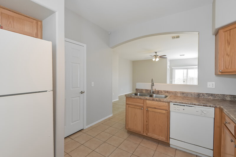 1,670/Mo, 6637 S De Concini Dr Tucson, AZ 85757 Kitchen View