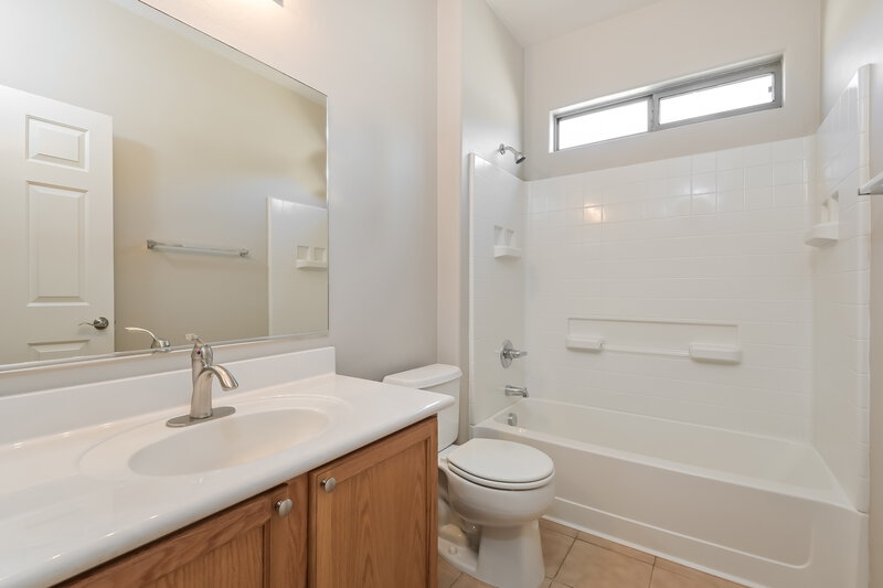 1,670/Mo, 6637 S De Concini Dr Tucson, AZ 85757 Bathroom View