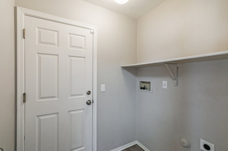 1,695/Mo, 10381 E Roywood Way Tucson, AZ 85747 Laundry Room View