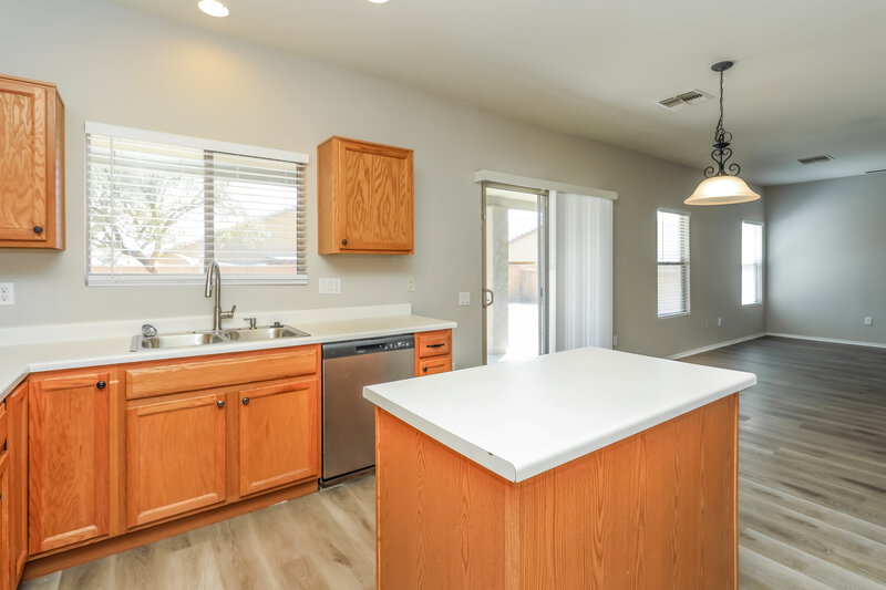 2,230/Mo, 14325 S Via del Moro Sahuarita, AZ 85629 Kitchen View 2
