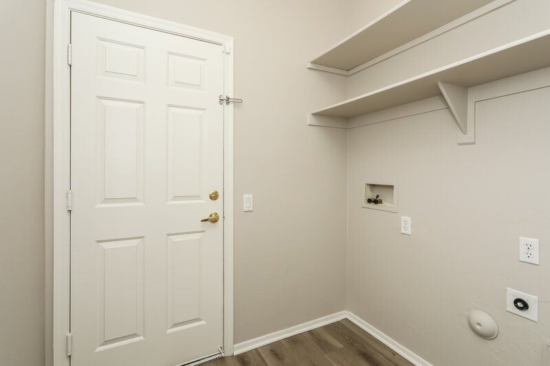 2,230/Mo, 14325 S Via del Moro Sahuarita, AZ 85629 Laundry Room View