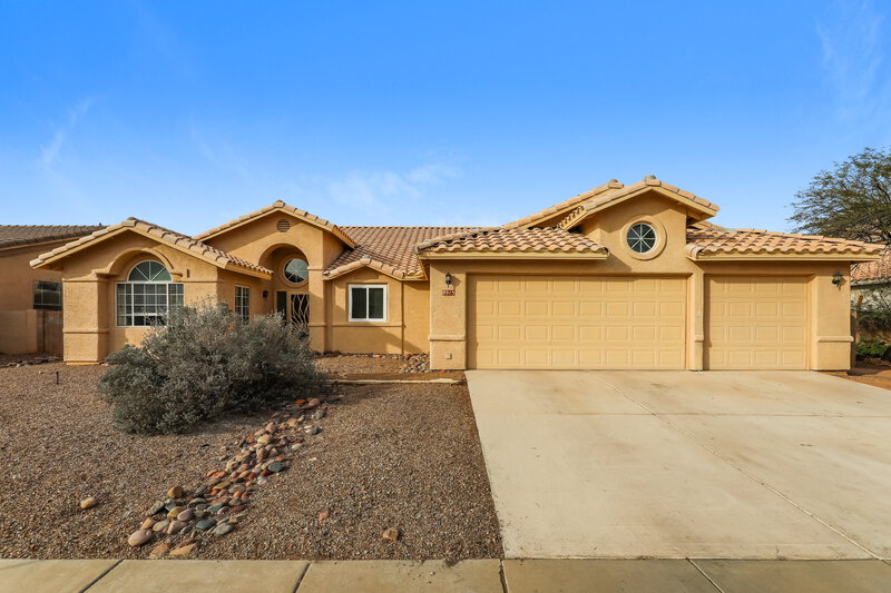 2,205/Mo, 8915 N Veridian Dr Tucson, AZ 85743 External View