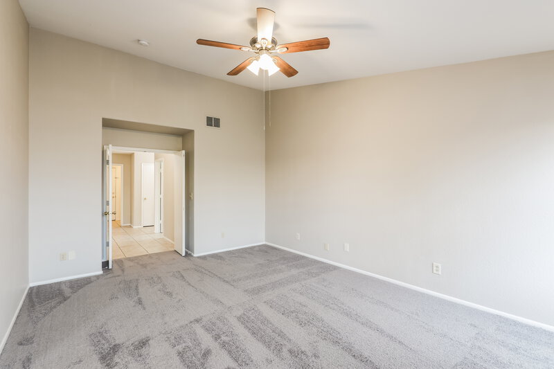 2,205/Mo, 8915 N Veridian Dr Tucson, AZ 85743 Main Bedroom View 2