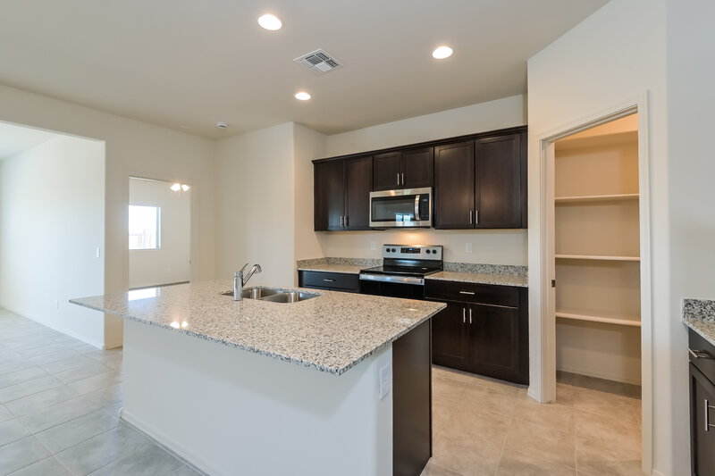 2,180/Mo, 824 W Calle Falerno Sahuarita, AZ 85629 Kitchen View