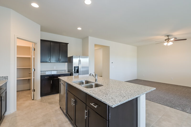 2,180/Mo, 824 W Calle Falerno Sahuarita, AZ 85629 Kitchen View 2