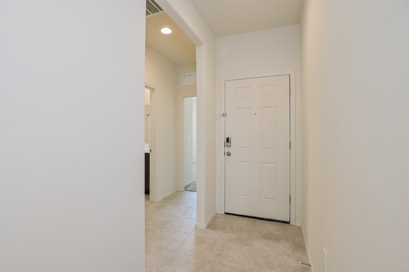 2,045/Mo, 866 W Calle Falerno Sahuarita, AZ 85629 Foyer View
