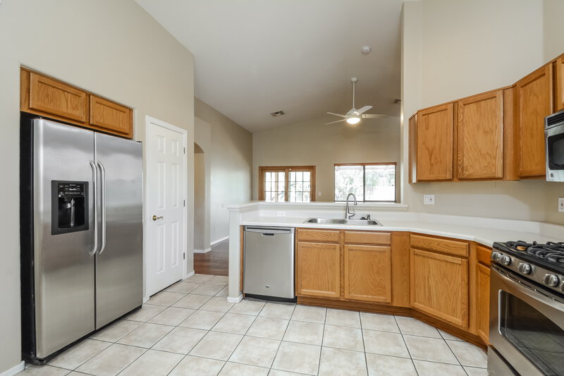 1,540/Mo, 8506 N Sayante Way Tucson, AZ 85743 kitchen View