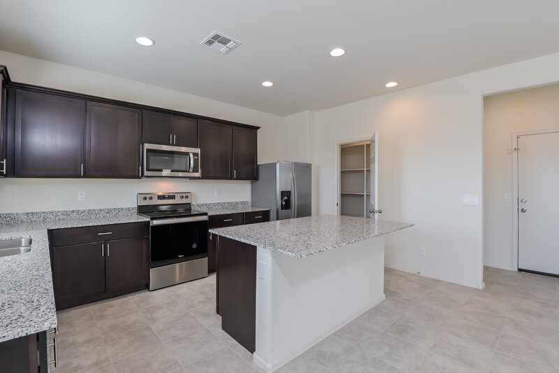 2,330/Mo, 6674 Camino Estarna Tucson, AZ 85756 Kitchen View 2