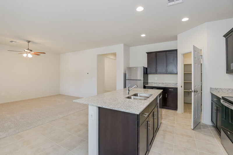 2,270/Mo, 16514 S Paseo Badajo Sahuarita, AZ 85629 Kitchen View