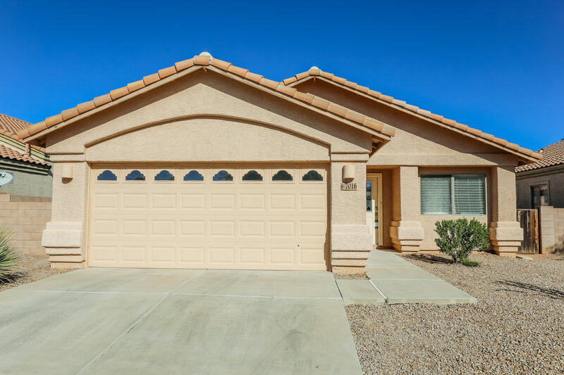 1,600/Mo, 7016 W DuPont Way Tucson, AZ 85757 External View