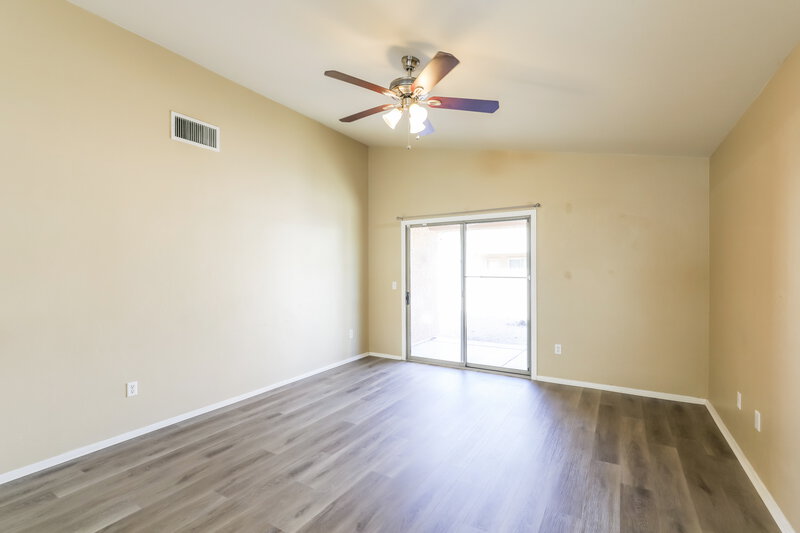 1,600/Mo, 7016 W DuPont Way Tucson, AZ 85757 Family Room View